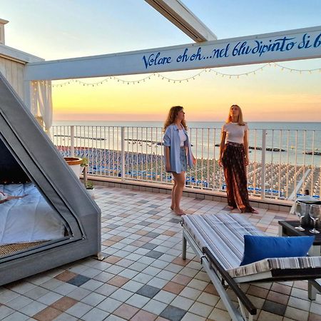 Luxor Beach Boutique Hotel Cattolica Esterno foto