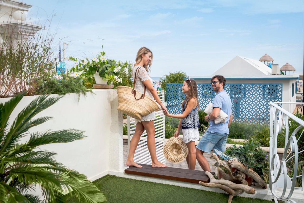 Luxor Beach Boutique Hotel Cattolica Esterno foto
