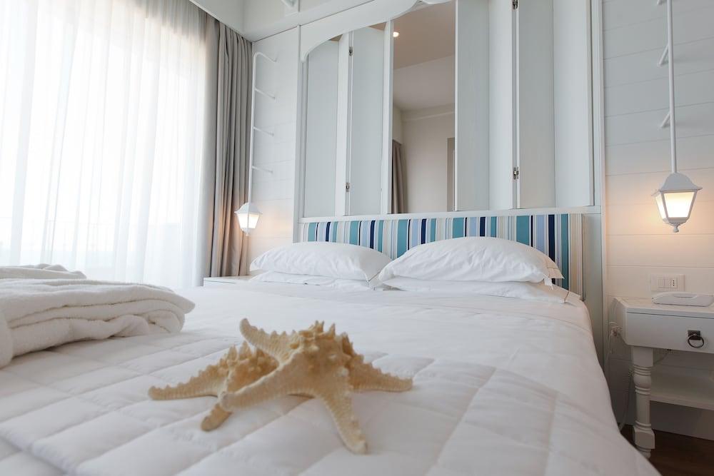 Luxor Beach Boutique Hotel Cattolica Esterno foto