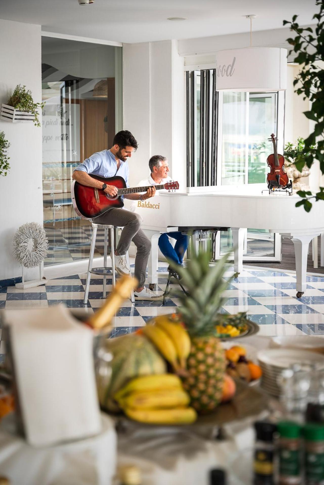 Luxor Beach Boutique Hotel Cattolica Esterno foto