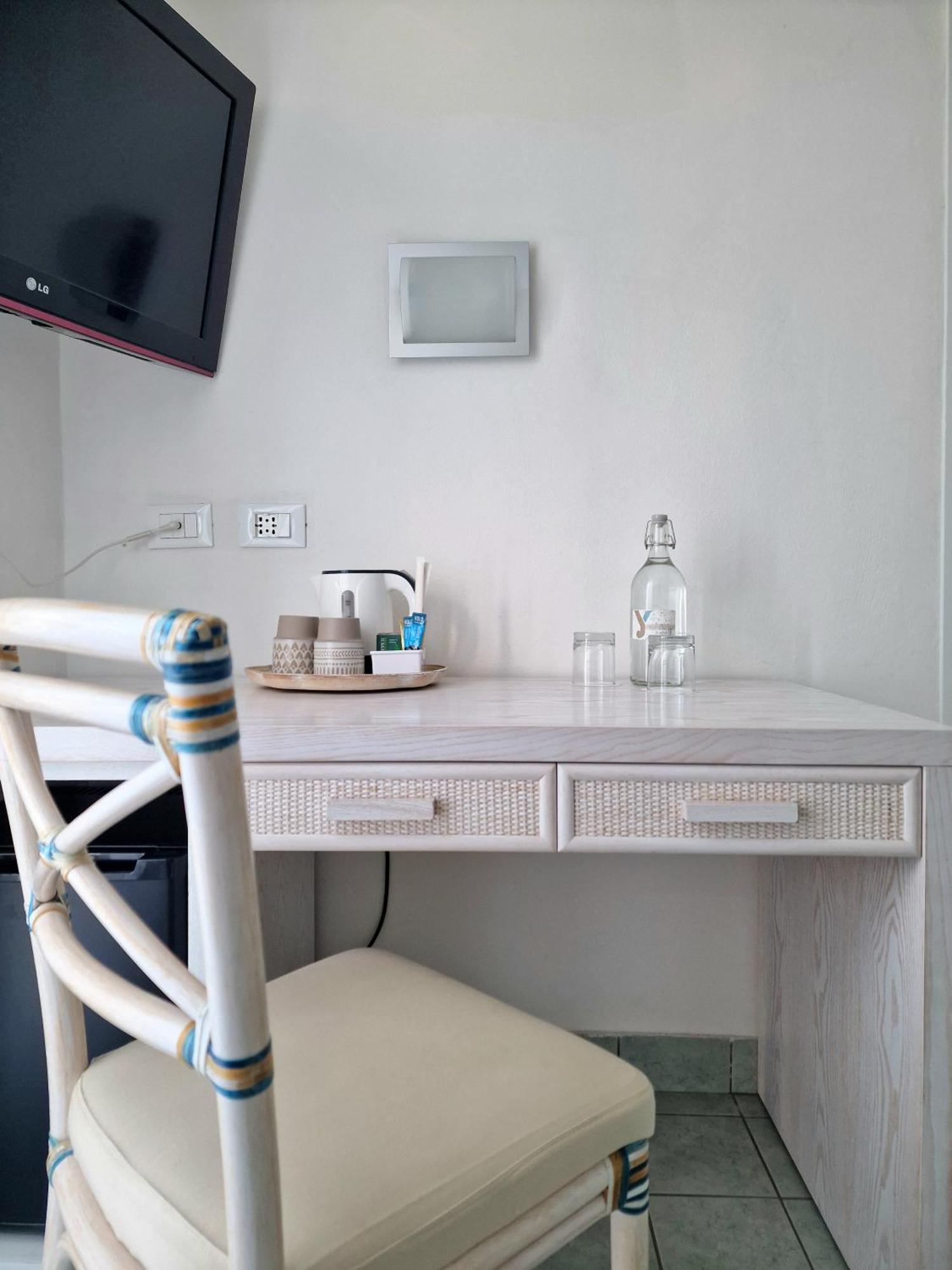 Luxor Beach Boutique Hotel Cattolica Esterno foto