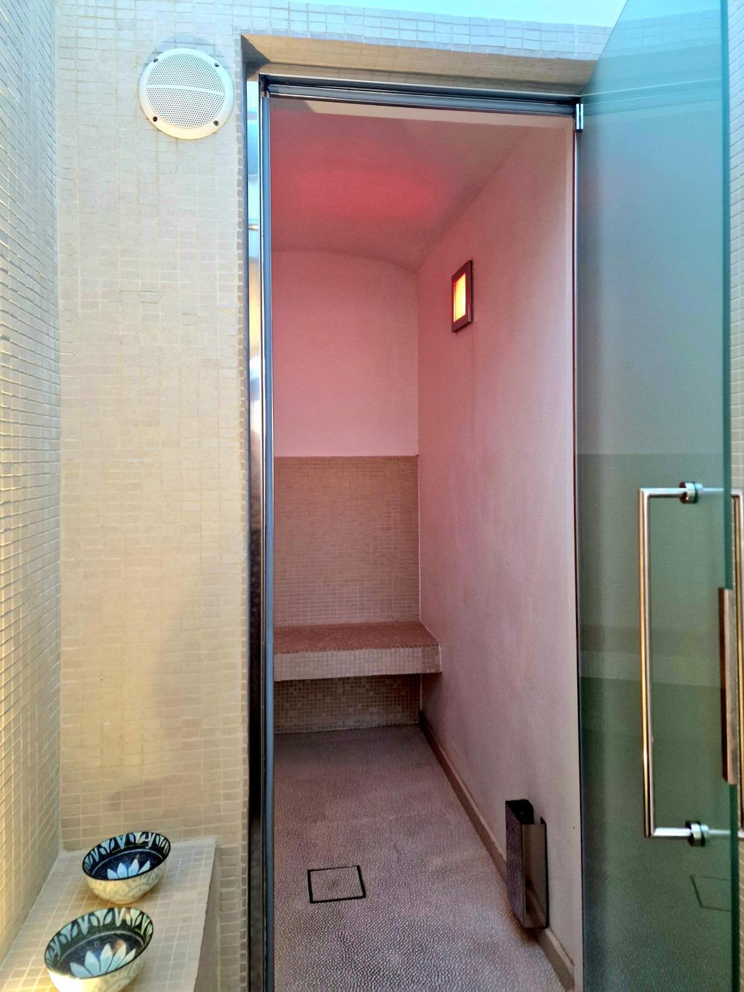 Luxor Beach Boutique Hotel Cattolica Esterno foto