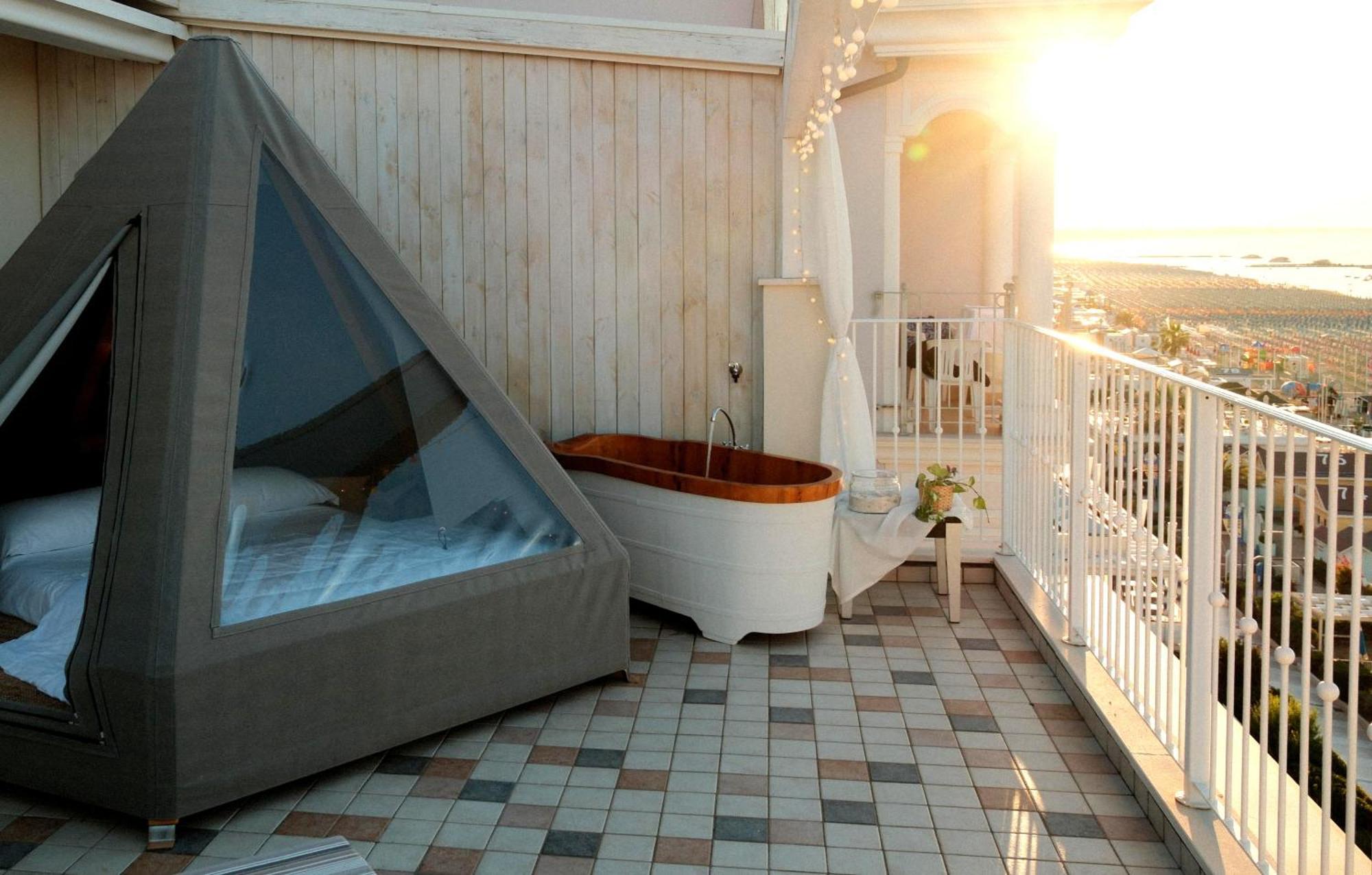 Luxor Beach Boutique Hotel Cattolica Esterno foto