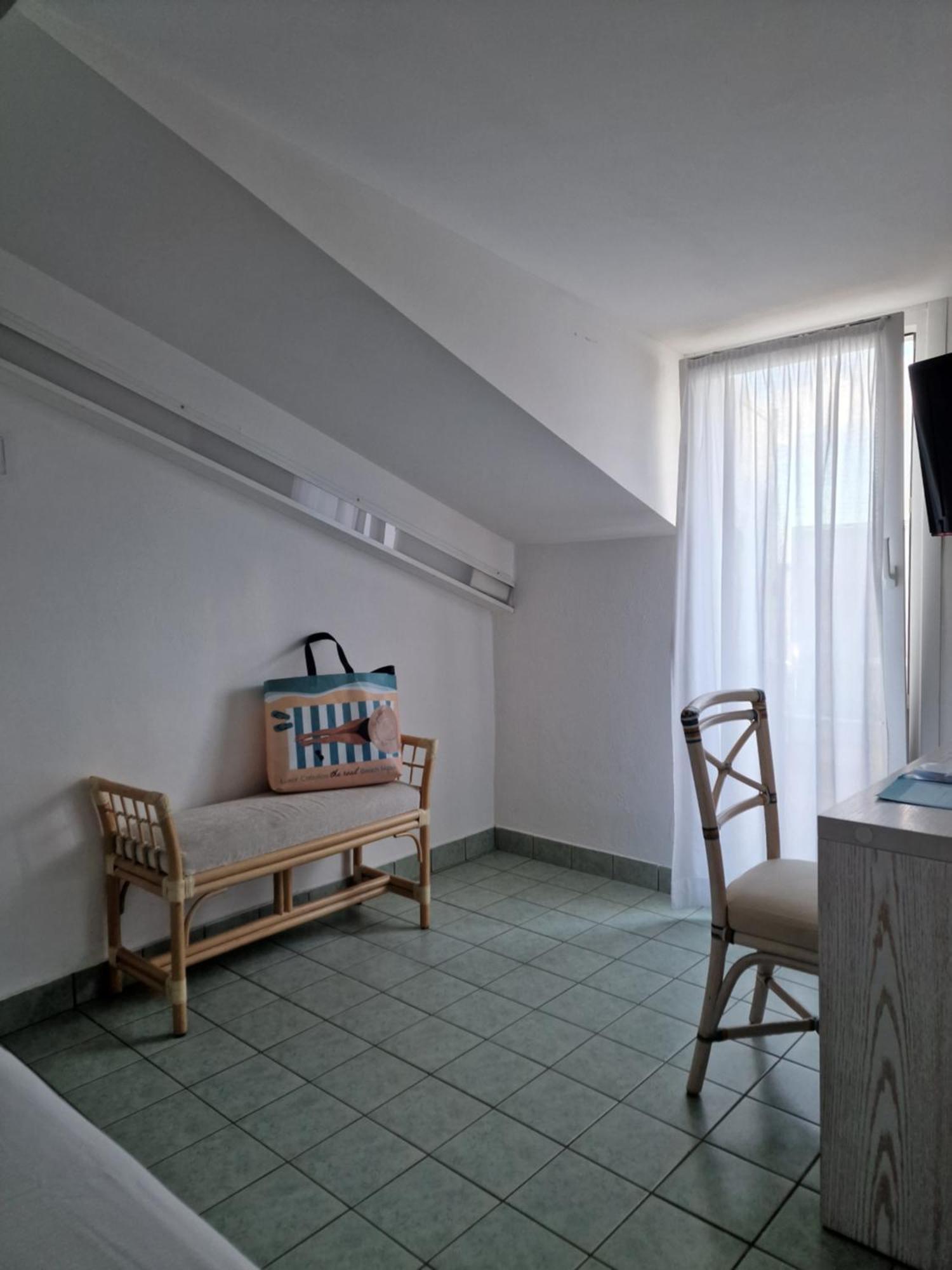 Luxor Beach Boutique Hotel Cattolica Esterno foto