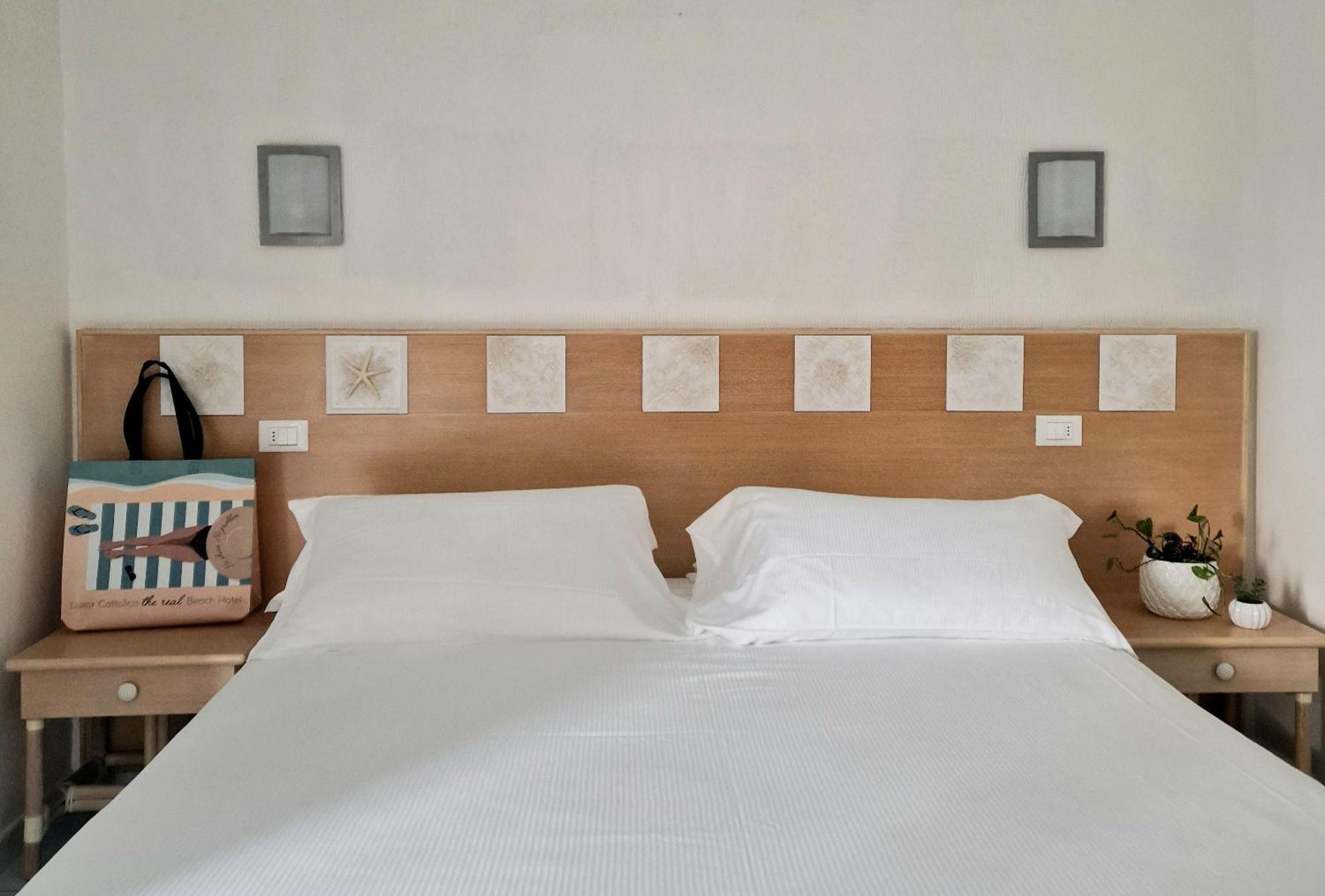 Luxor Beach Boutique Hotel Cattolica Esterno foto