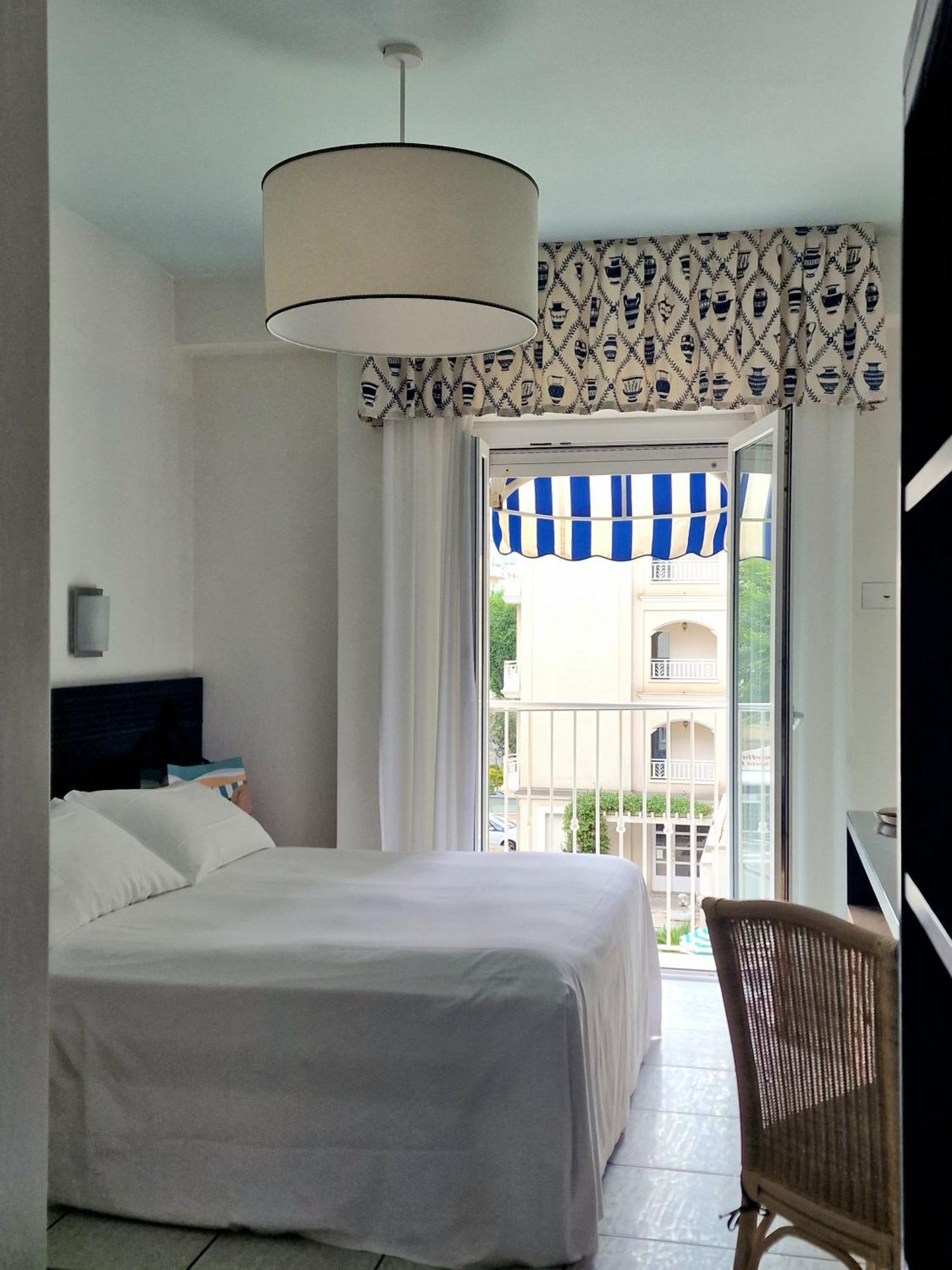 Luxor Beach Boutique Hotel Cattolica Esterno foto