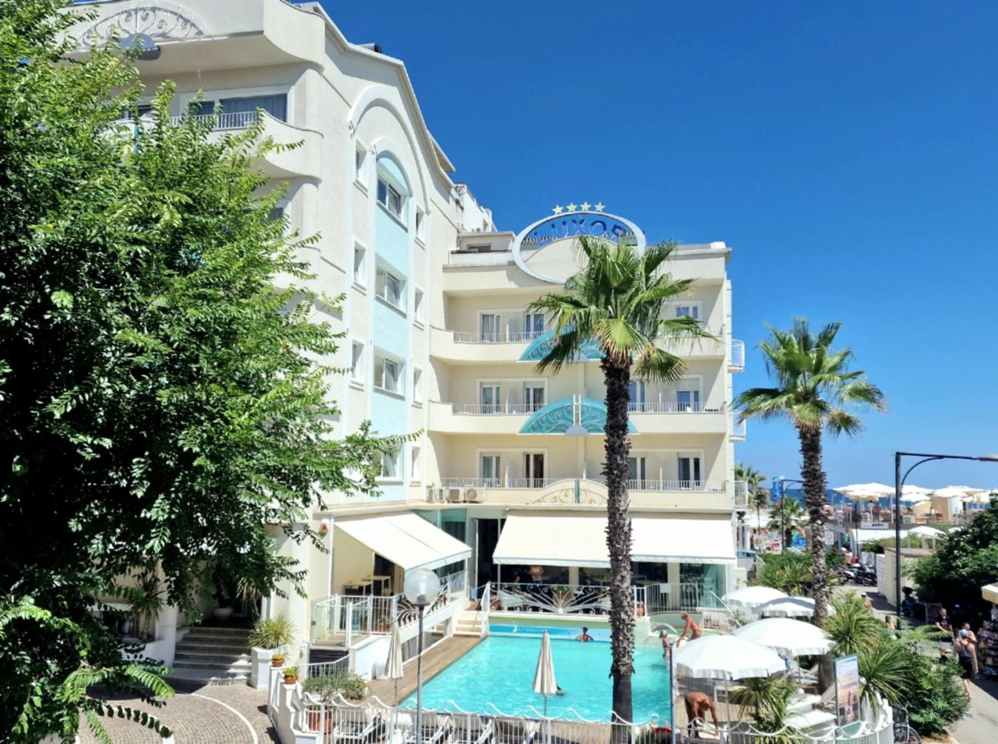 Luxor Beach Boutique Hotel Cattolica Esterno foto